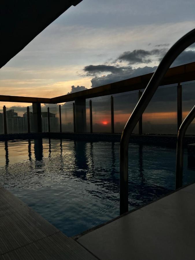 Cozy Spacious Hotel Type Condo With Ps5 Smart Tv And Wifi San Juan  Exterior photo